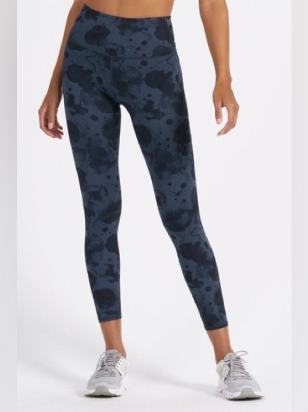 Vuori Studio Printed Leggings Waterdrop Blue Sz. M NWOT